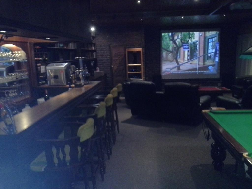 Pheasant'S Rest Hotel Newcastle Bagian luar foto