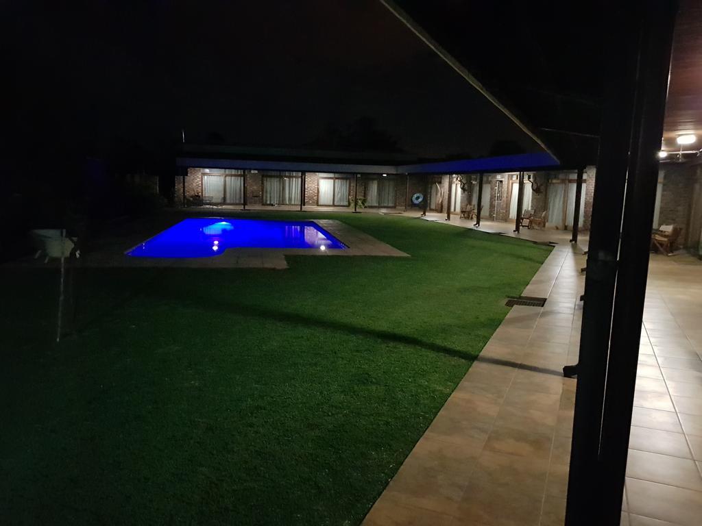Pheasant'S Rest Hotel Newcastle Bagian luar foto