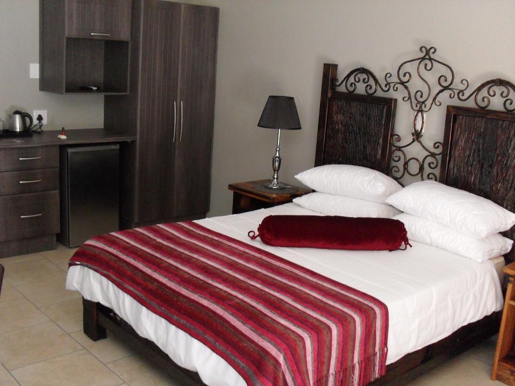 Pheasant'S Rest Hotel Newcastle Bagian luar foto