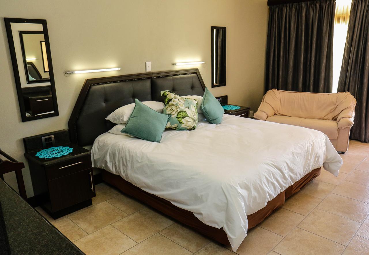 Pheasant'S Rest Hotel Newcastle Bagian luar foto