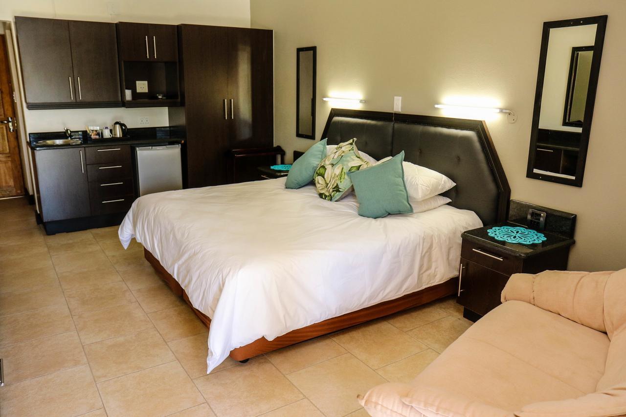 Pheasant'S Rest Hotel Newcastle Bagian luar foto