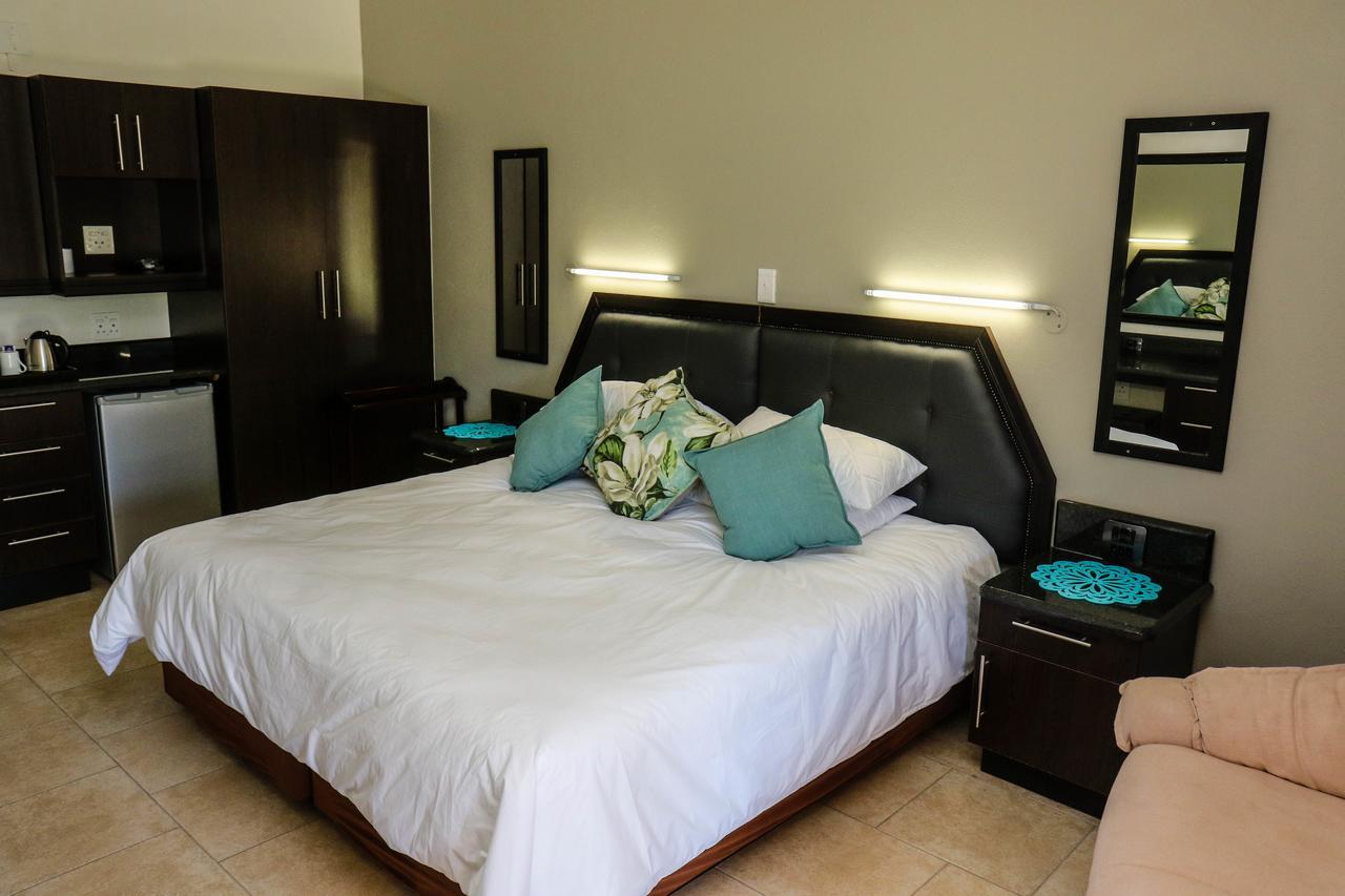 Pheasant'S Rest Hotel Newcastle Bagian luar foto