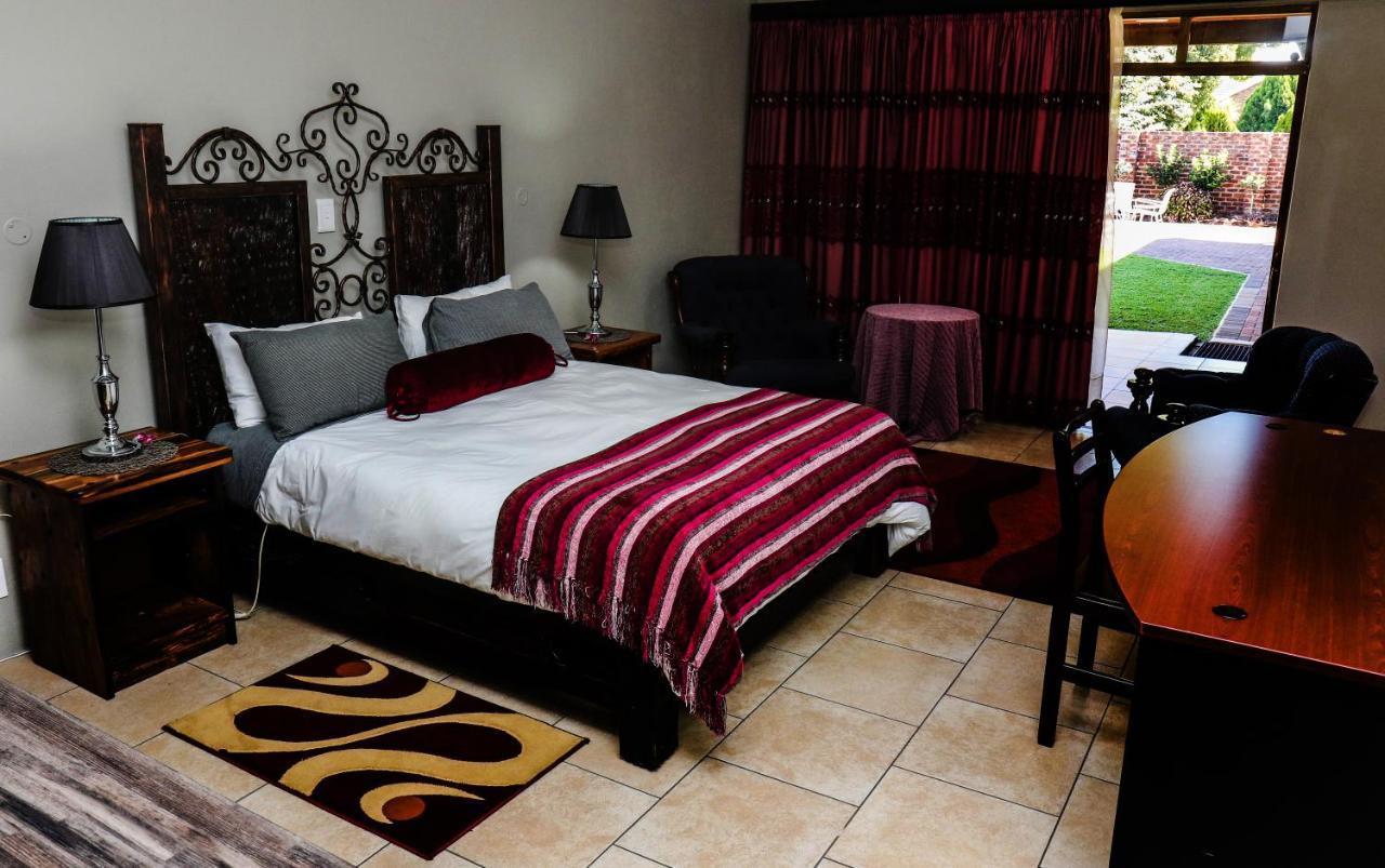 Pheasant'S Rest Hotel Newcastle Bagian luar foto